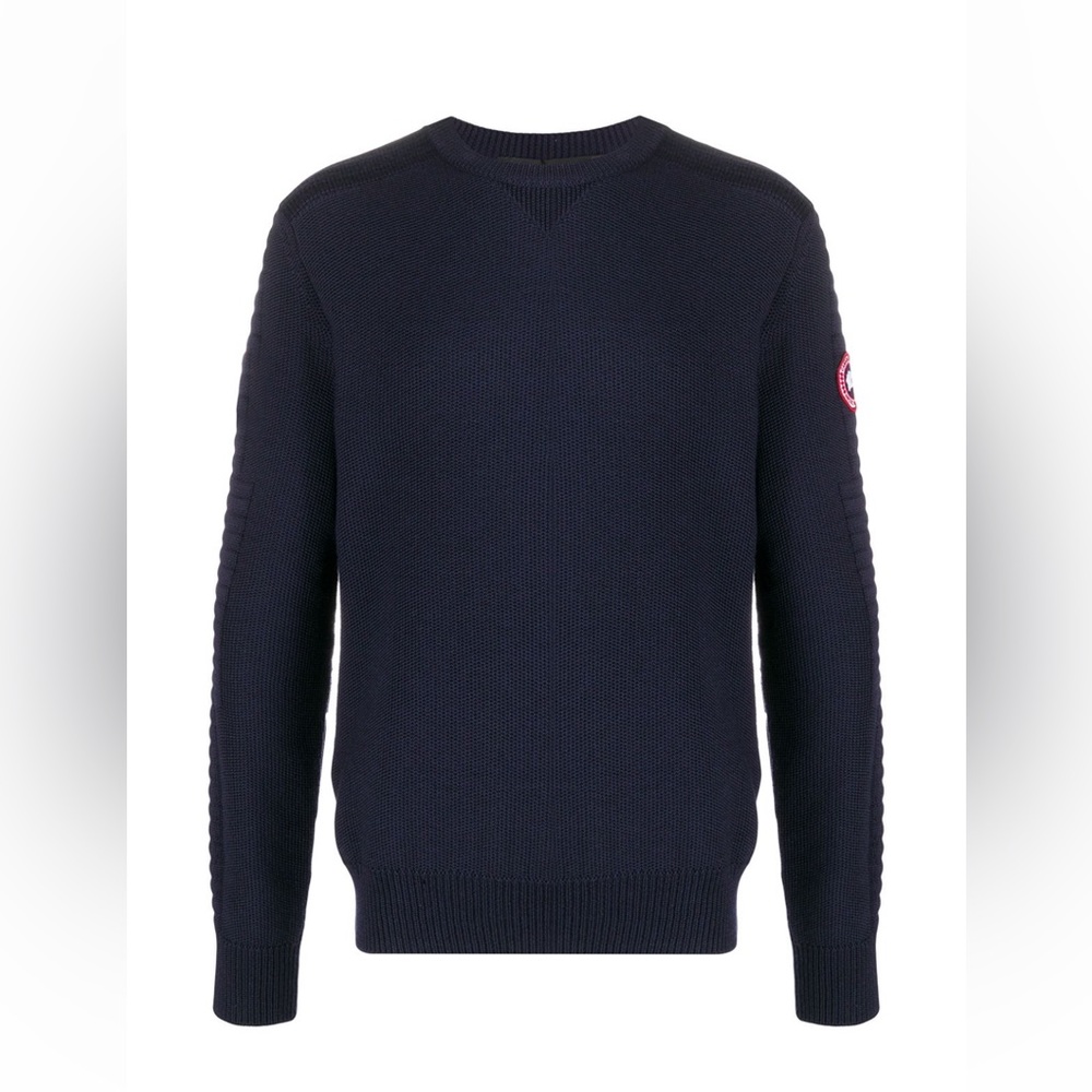 perfect condition Navy black label Canada goose crew neck sweater worn 1 time  M